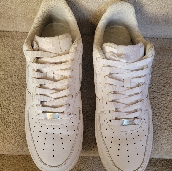 Nike Air Force 1 Low 07 White Triple White AF1 Men’s Size 9.5 Women's 11 CW2288. - Picture 3 of 7